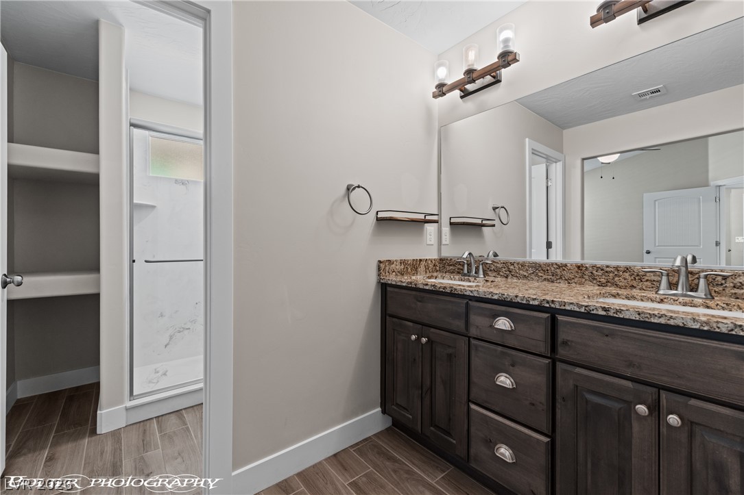 921 Shadow Hawk Ridge Property Photo 33