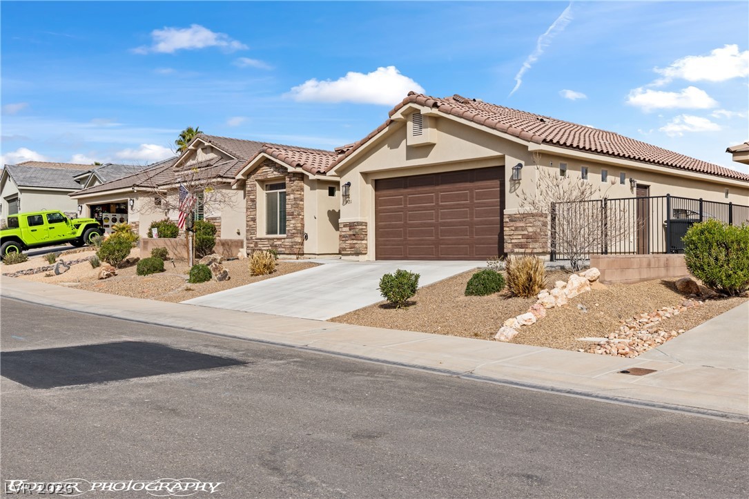 921 Shadow Hawk Ridge Property Photo 57