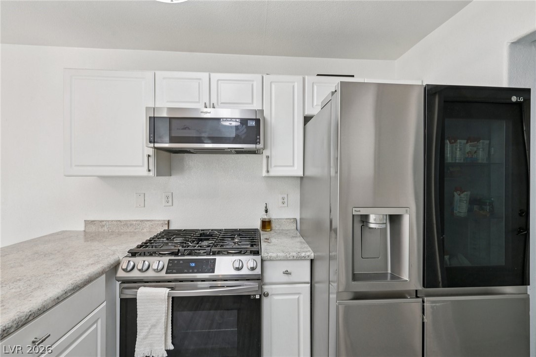 6964 Coral Rock Drive Property Photo 9