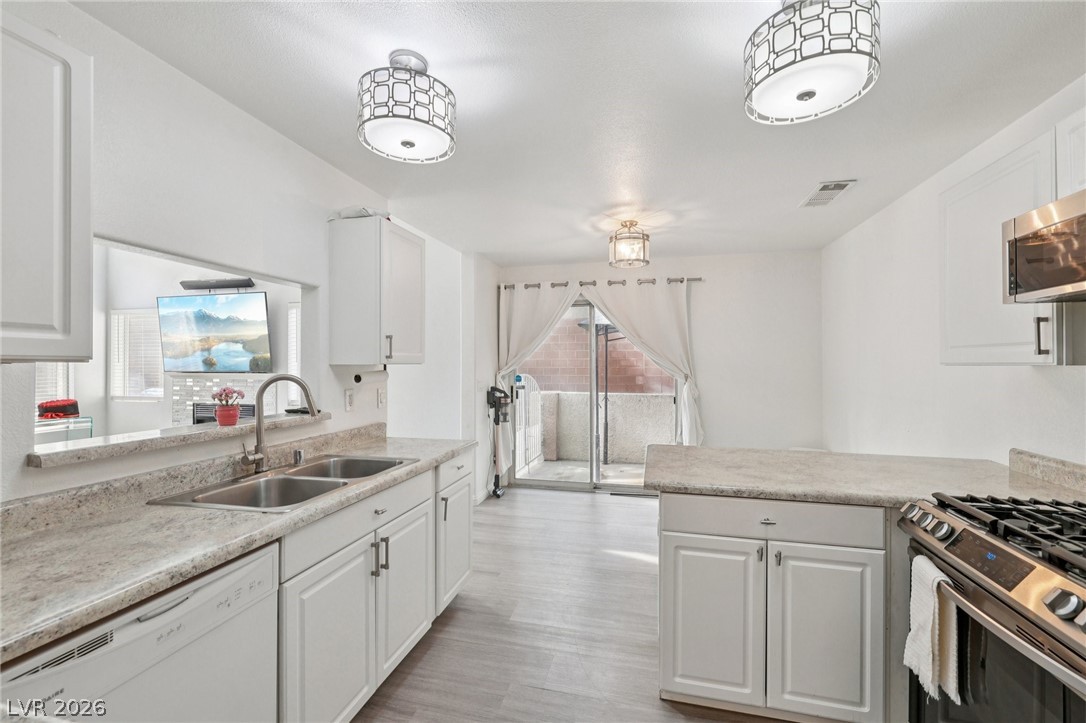 6964 Coral Rock Drive Property Photo 11