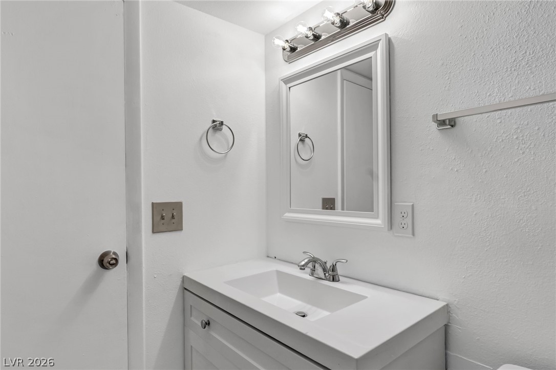 605 South Royal Crest Circle 9 Property Photo 16