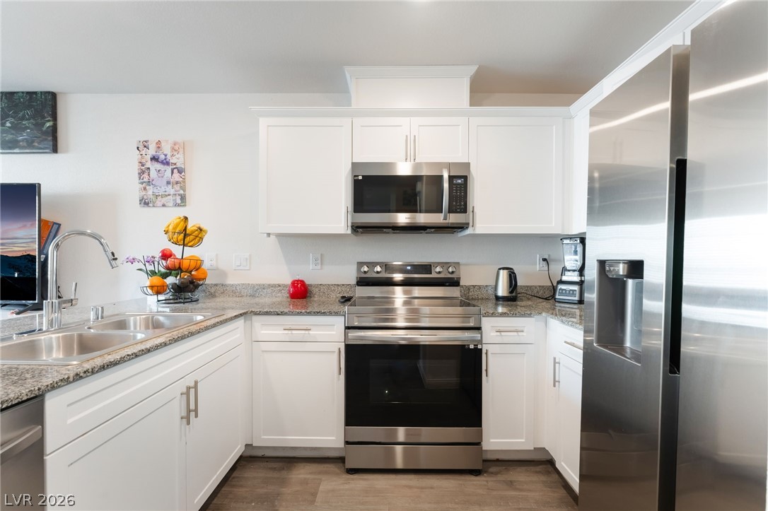 2854 Azure Moon Court Property Photo 6