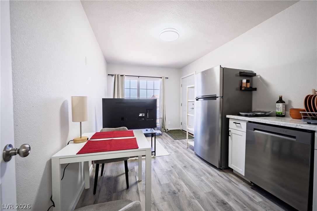 343 Tungsten Street B Property Photo 5