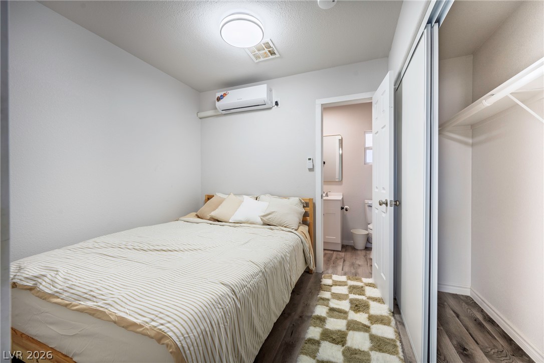 343 Tungsten Street B Property Photo 12