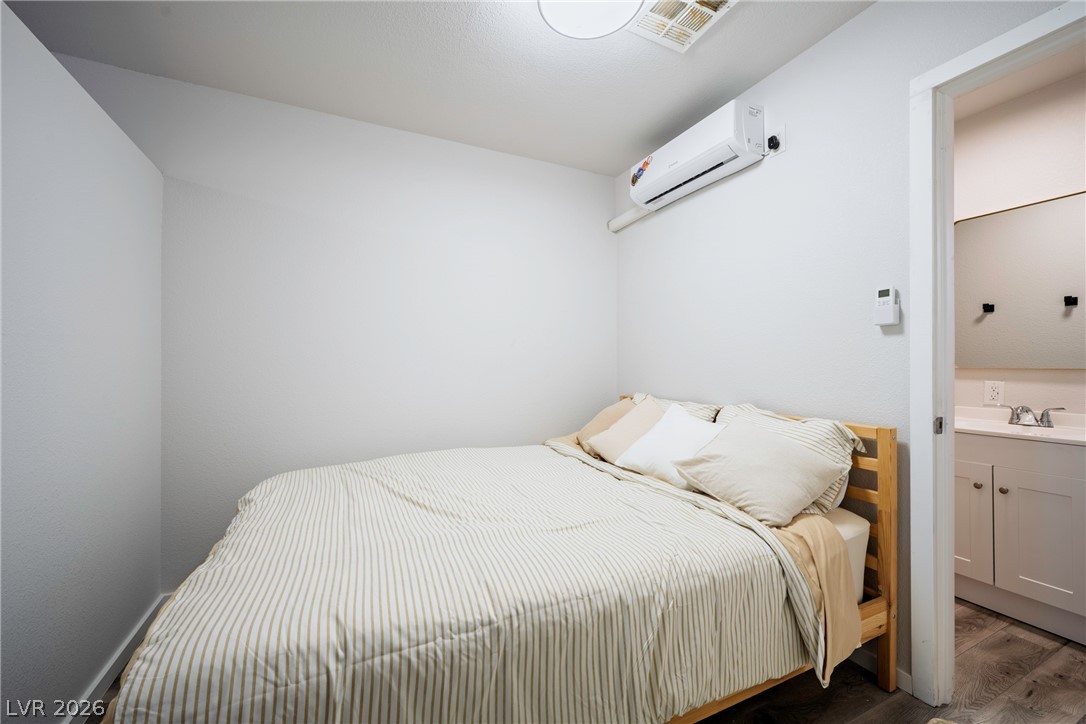 343 Tungsten Street B Property Photo 13