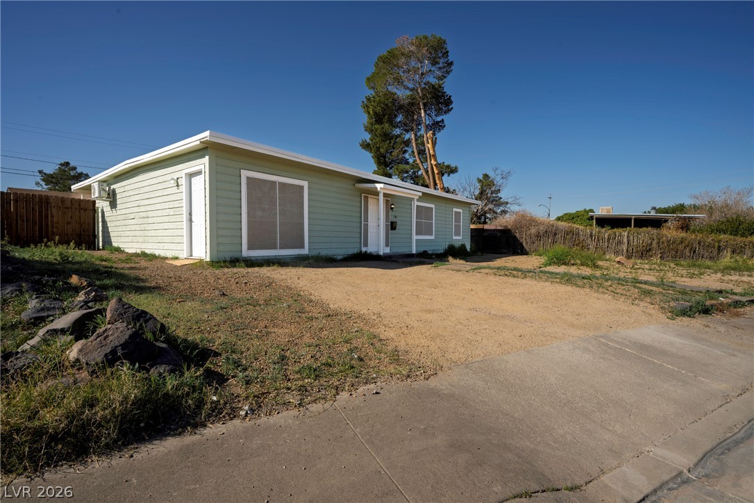 343 Tungsten Street B Property Photo 17