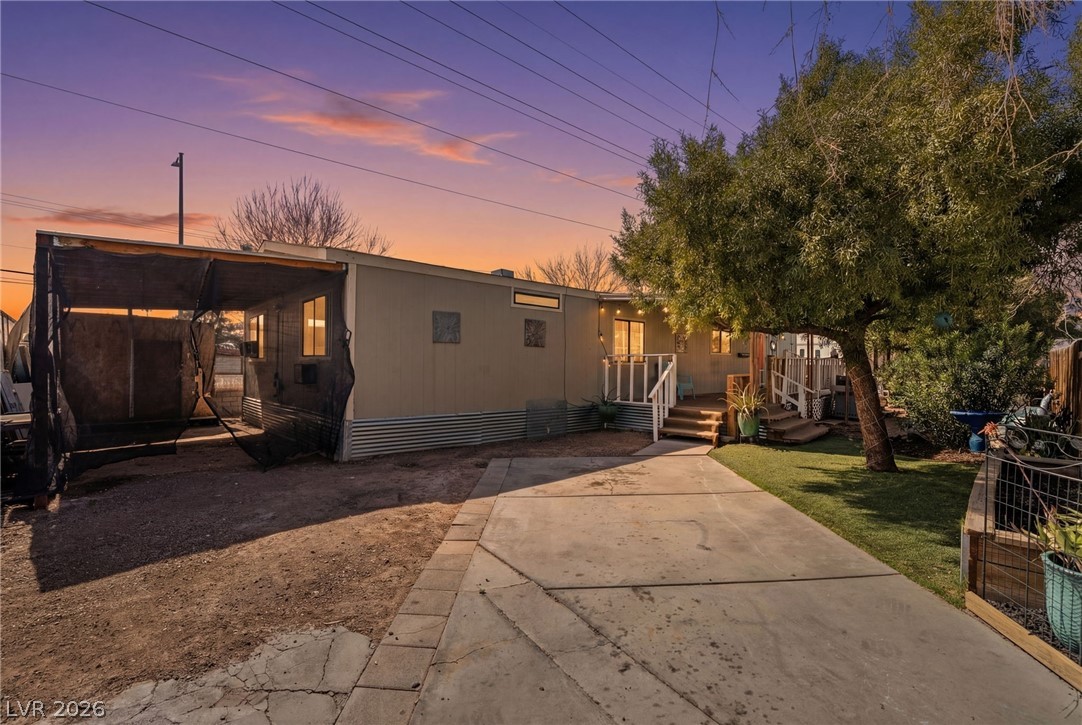 2885 Green Tree Avenue Property Photo 1