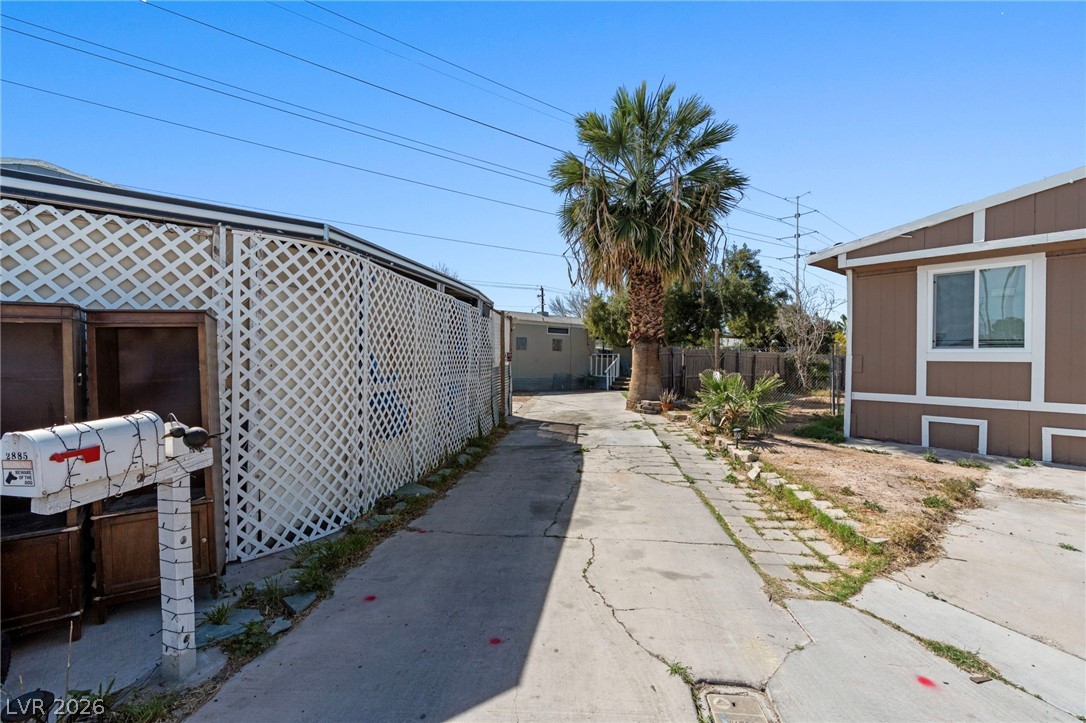 2885 Green Tree Avenue Property Photo 6