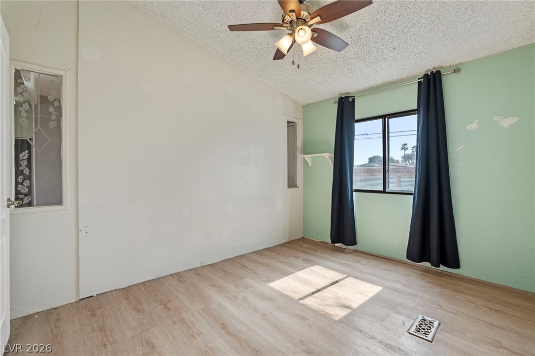 2885 Green Tree Avenue Property Photo 22