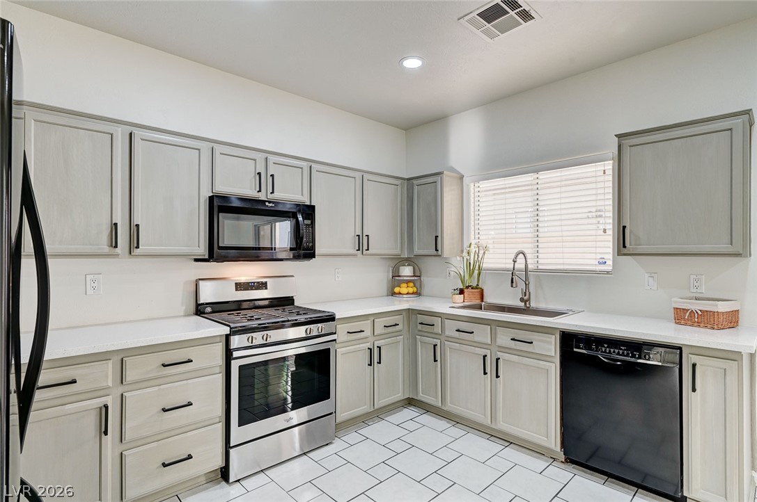 8062 Imperial Treasure Street Property Photo 2