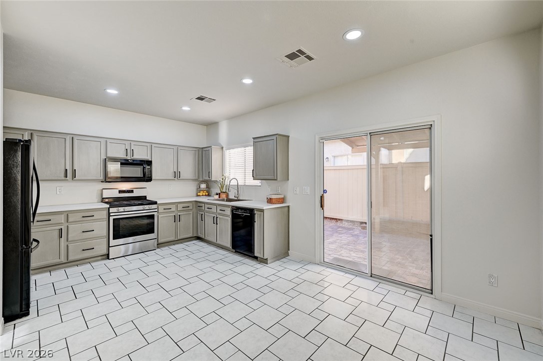 8062 Imperial Treasure Street Property Photo 3
