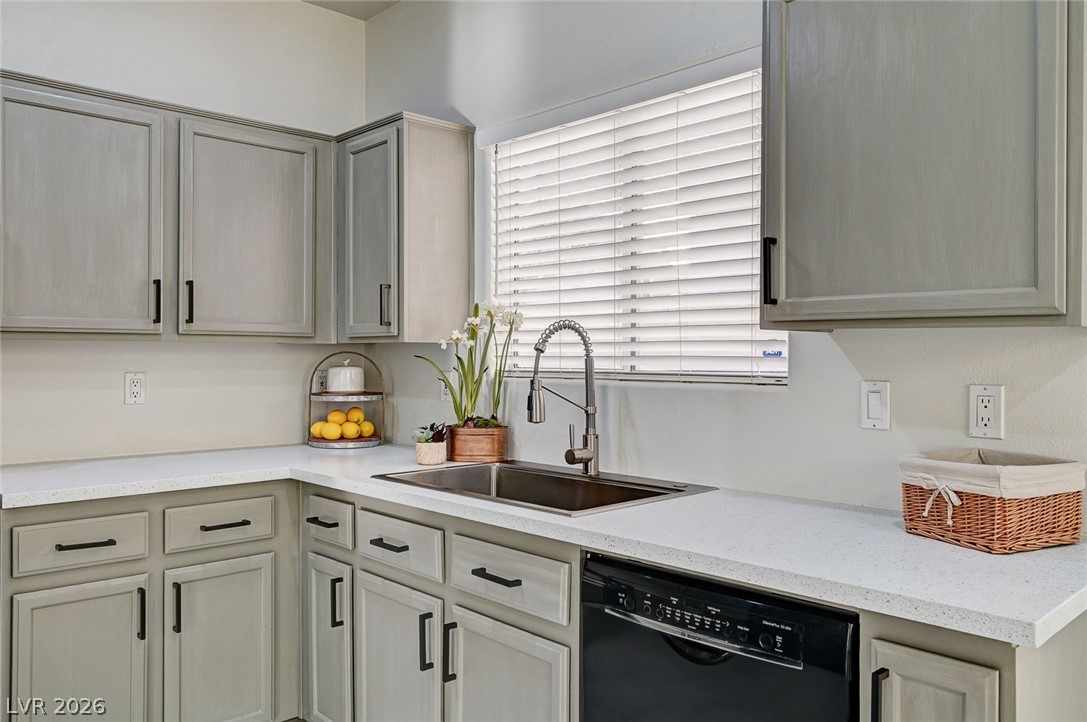 8062 Imperial Treasure Street Property Photo 10