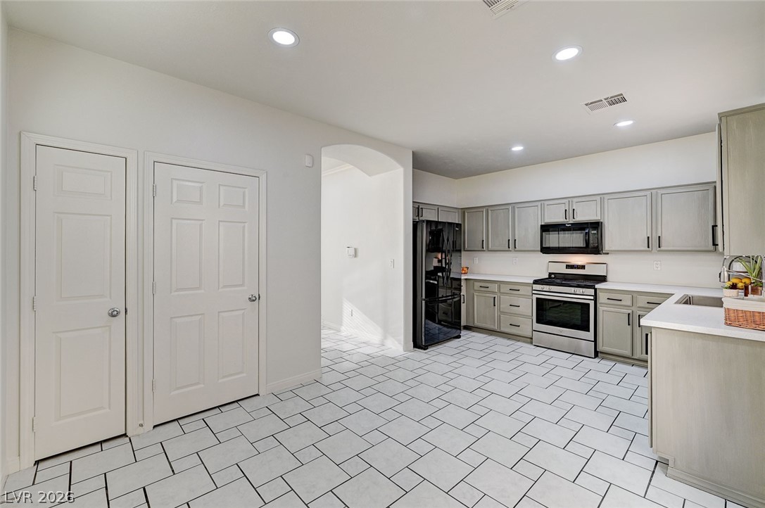 8062 Imperial Treasure Street Property Photo 11