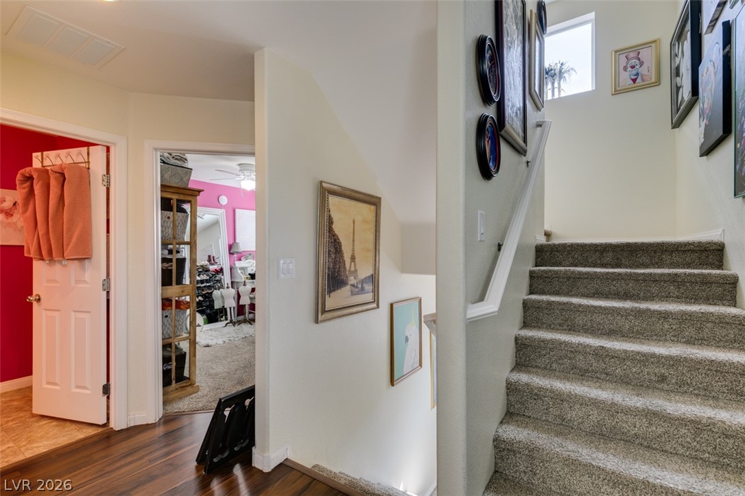 1525 Spiced Wine Avenue 17105 Property Photo 7