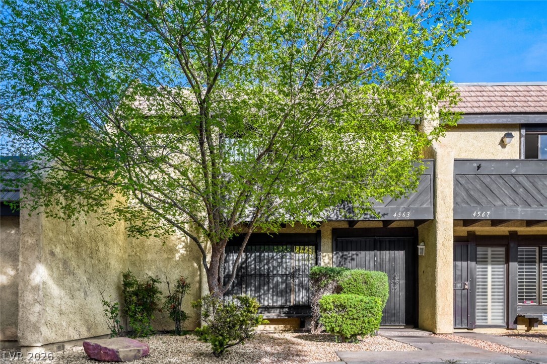 4563 Kenmare Way Property Photo 3