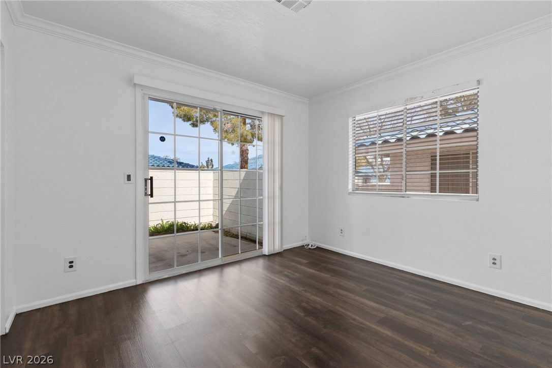 2132 Chertsey Drive B Property Photo 15