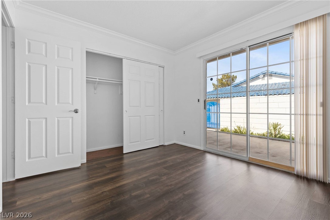 2132 Chertsey Drive B Property Photo 16