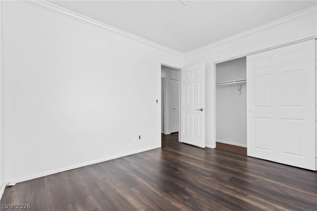 2132 Chertsey Drive B Property Photo 17