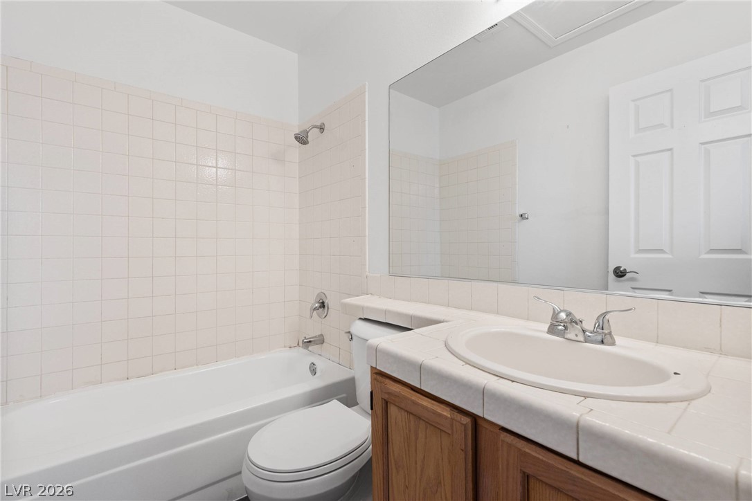 2132 Chertsey Drive B Property Photo 24