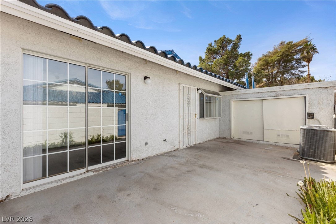 2132 Chertsey Drive B Property Photo 25