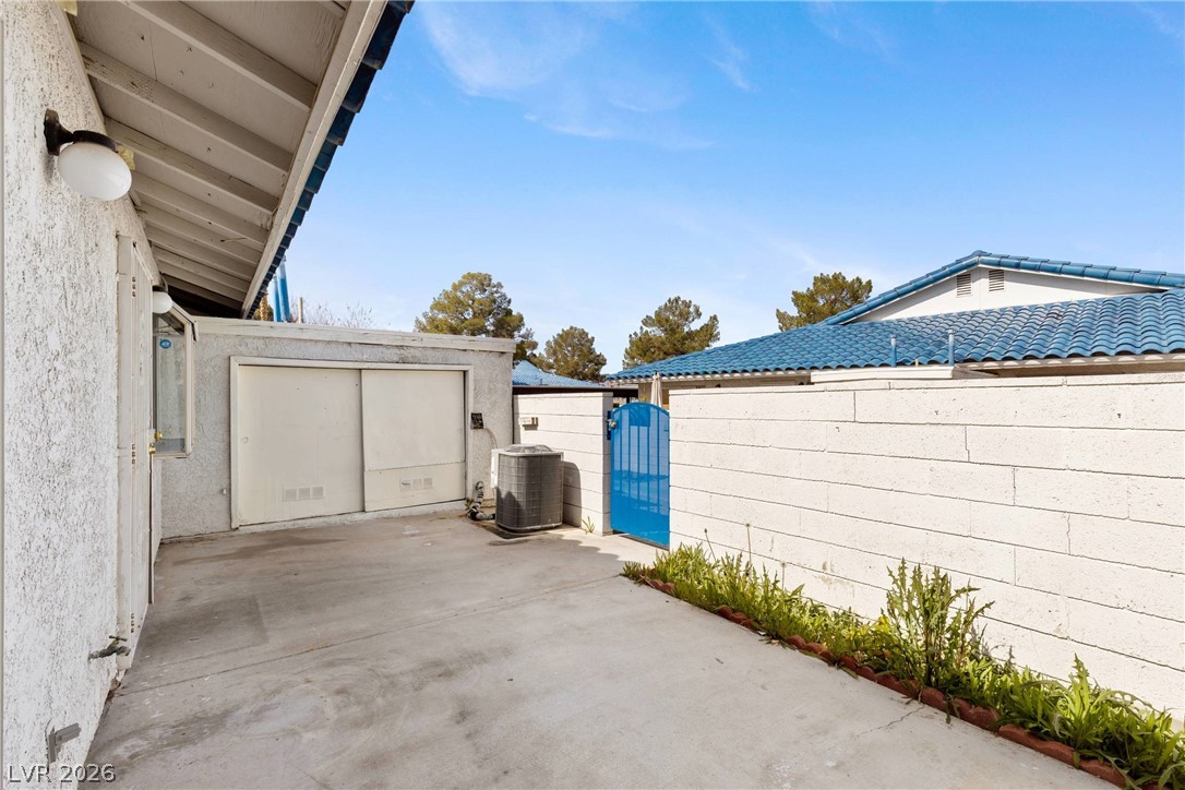 2132 Chertsey Drive B Property Photo 26