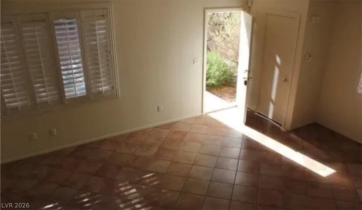 10021 Via Toro Avenue Property Photo 5