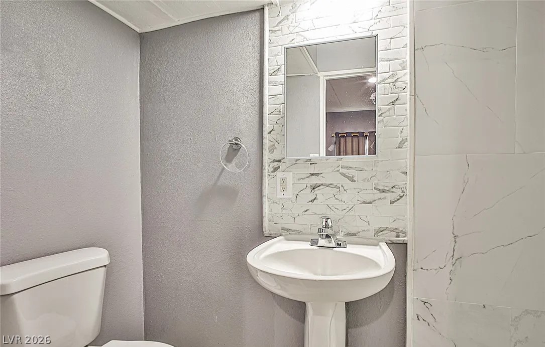 15 Washington Way Property Photo 2
