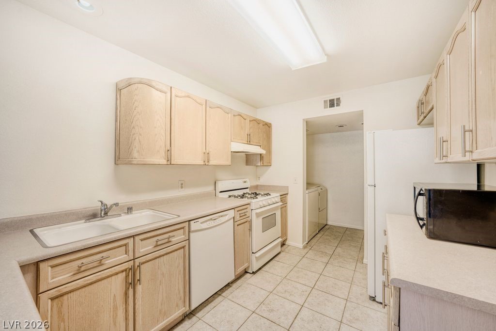 8412 Blue Island Avenue Property Photo 13