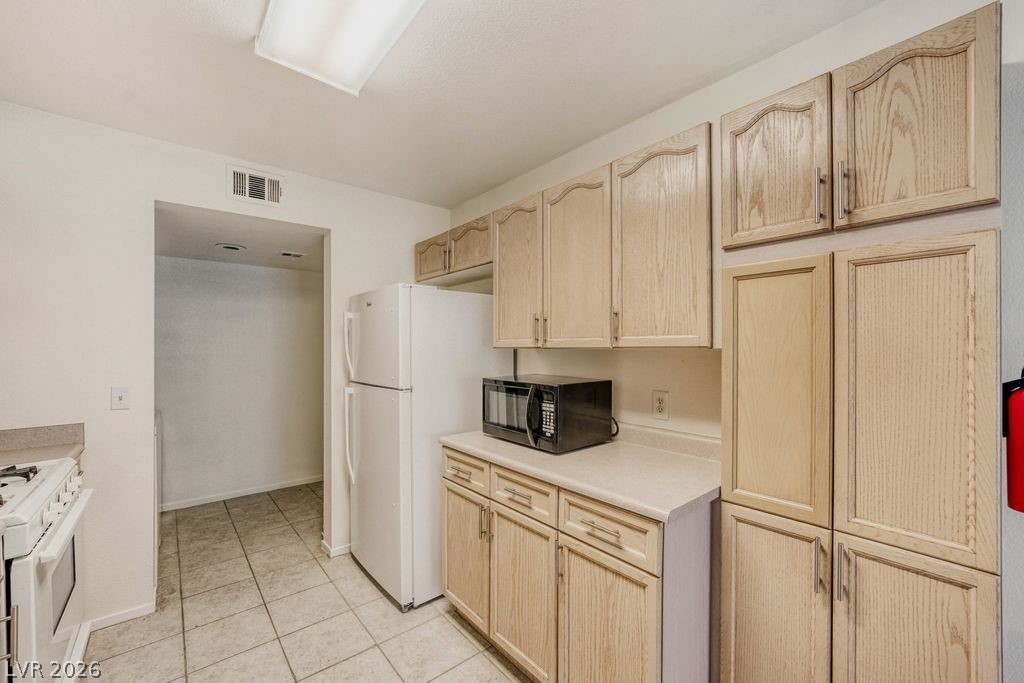 8412 Blue Island Avenue Property Photo 14