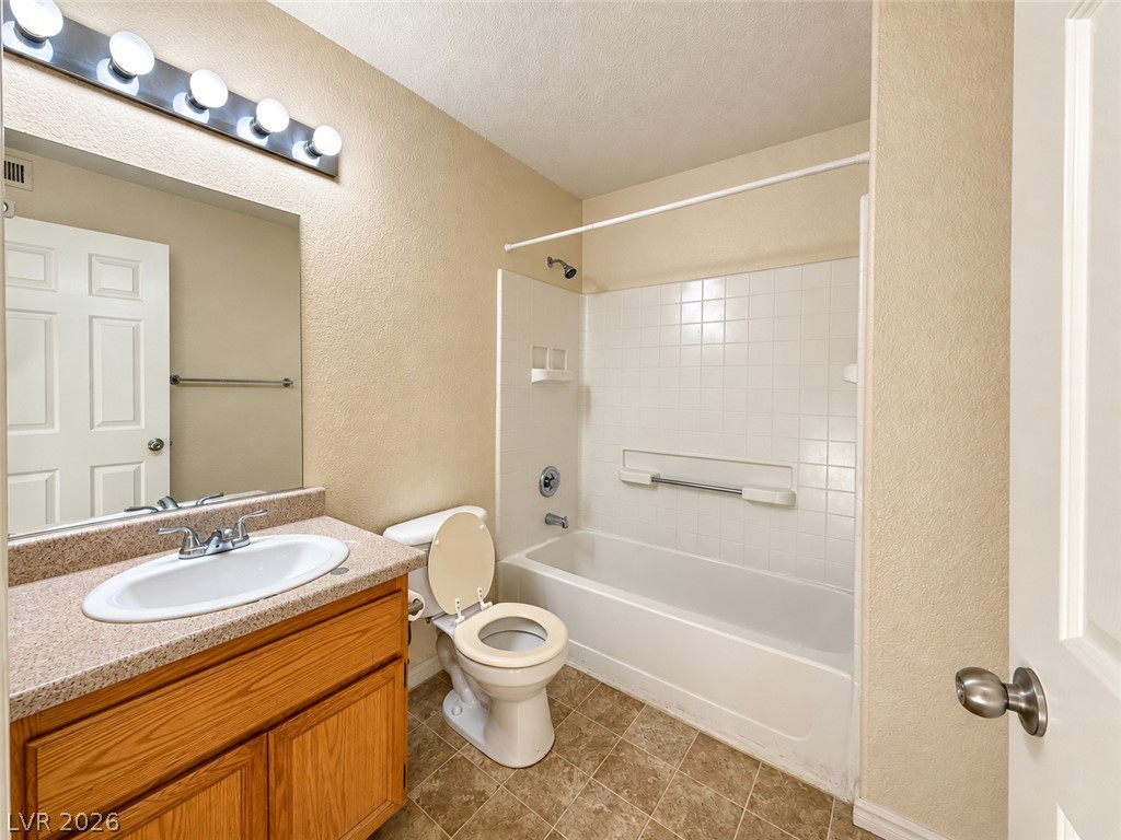 4730 East Craig Road 2068 Property Photo 8