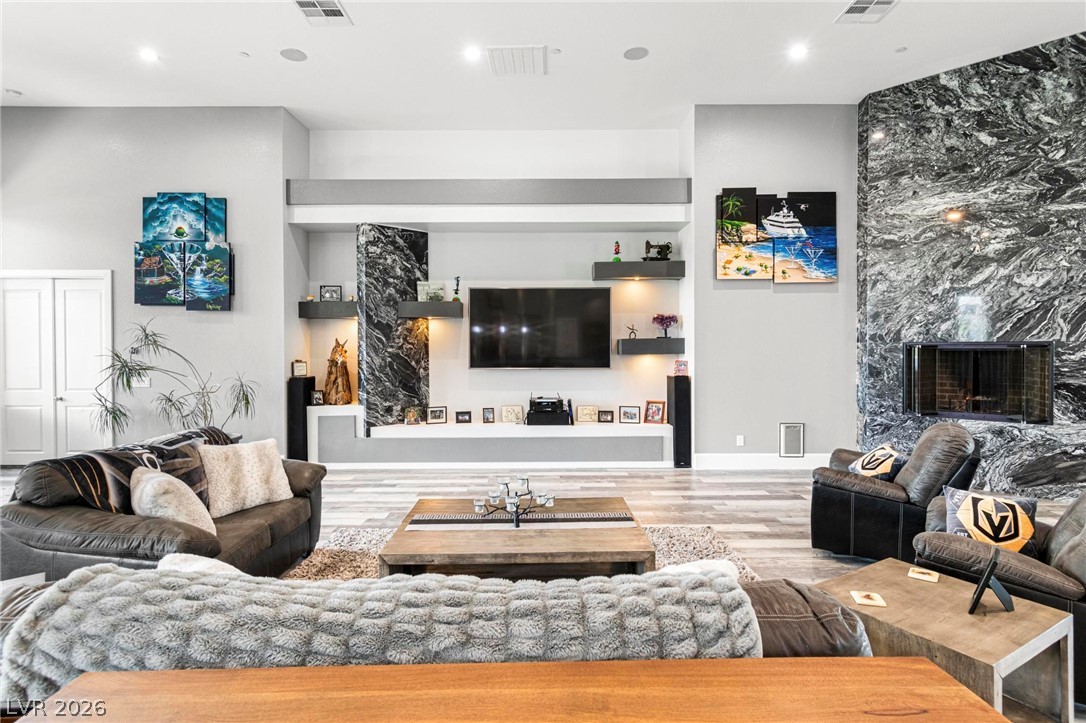 6731 Via Provenza Avenue Property Photo 13