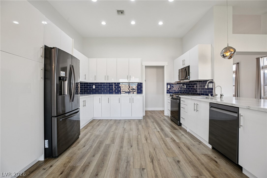 2504 Youngdale Drive Property Photo 11