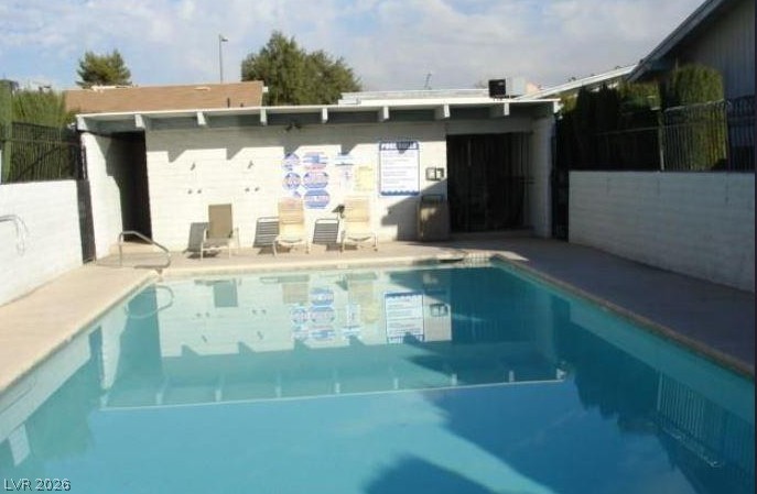 5805 SMOKE RANCH Road D Property Photo 1