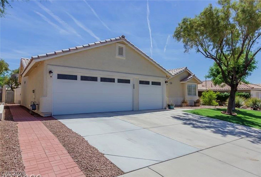 1073 Featherwood Avenue Property Photo 1