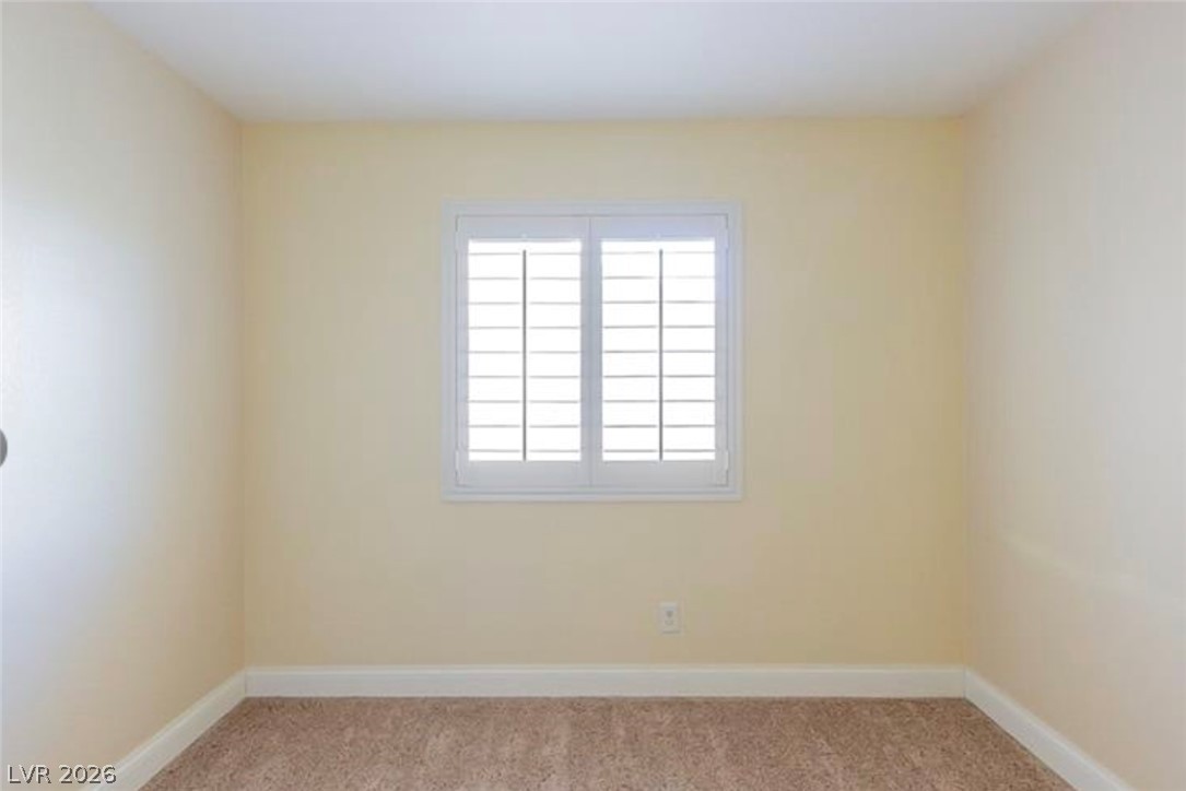 1073 Featherwood Avenue Property Photo 9