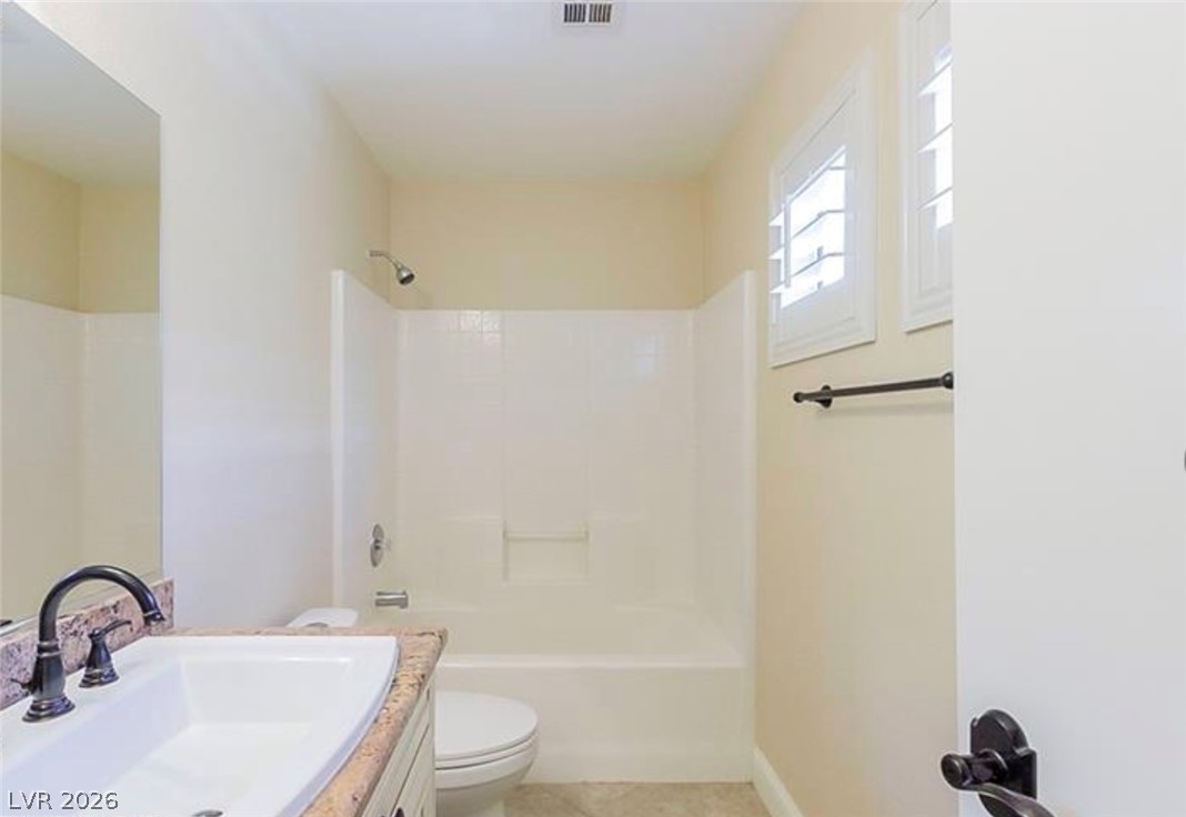 1073 Featherwood Avenue Property Photo 10