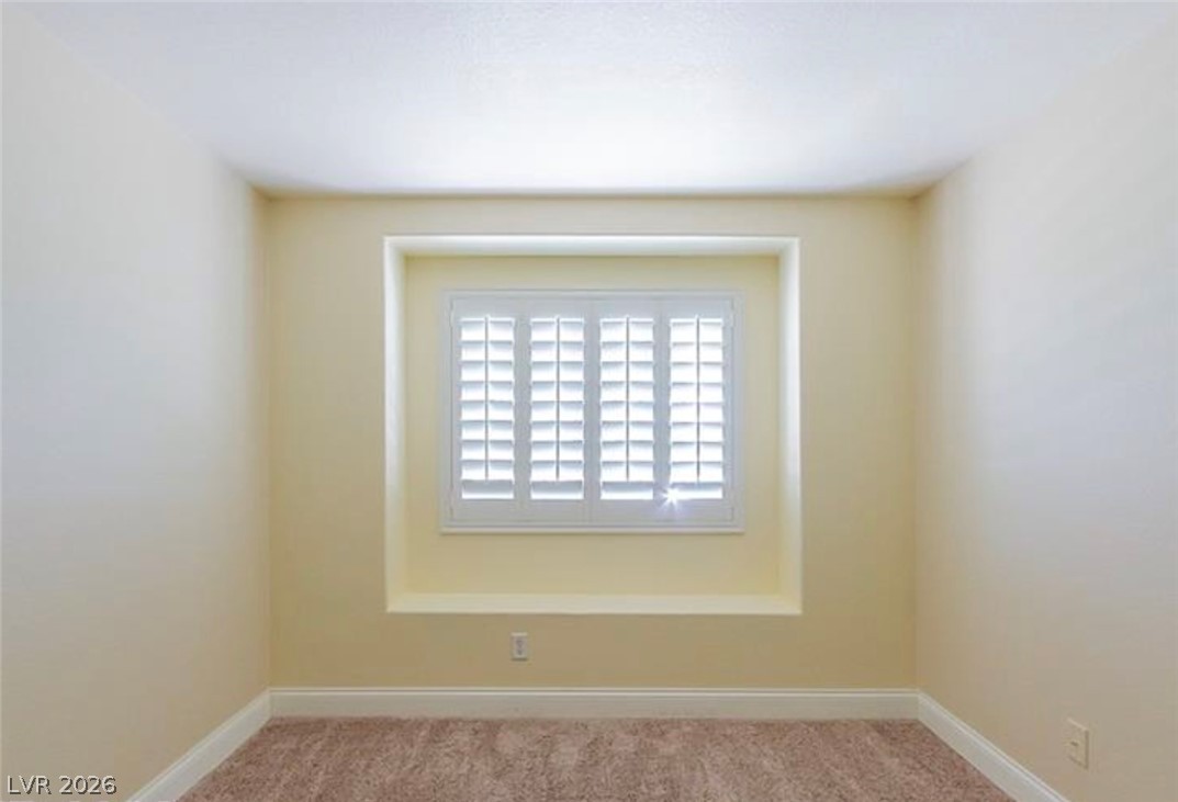 1073 Featherwood Avenue Property Photo 11