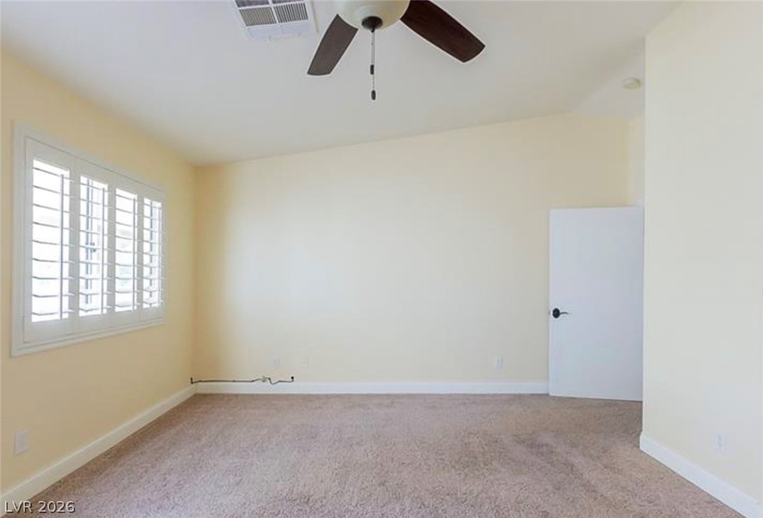1073 Featherwood Avenue Property Photo 13