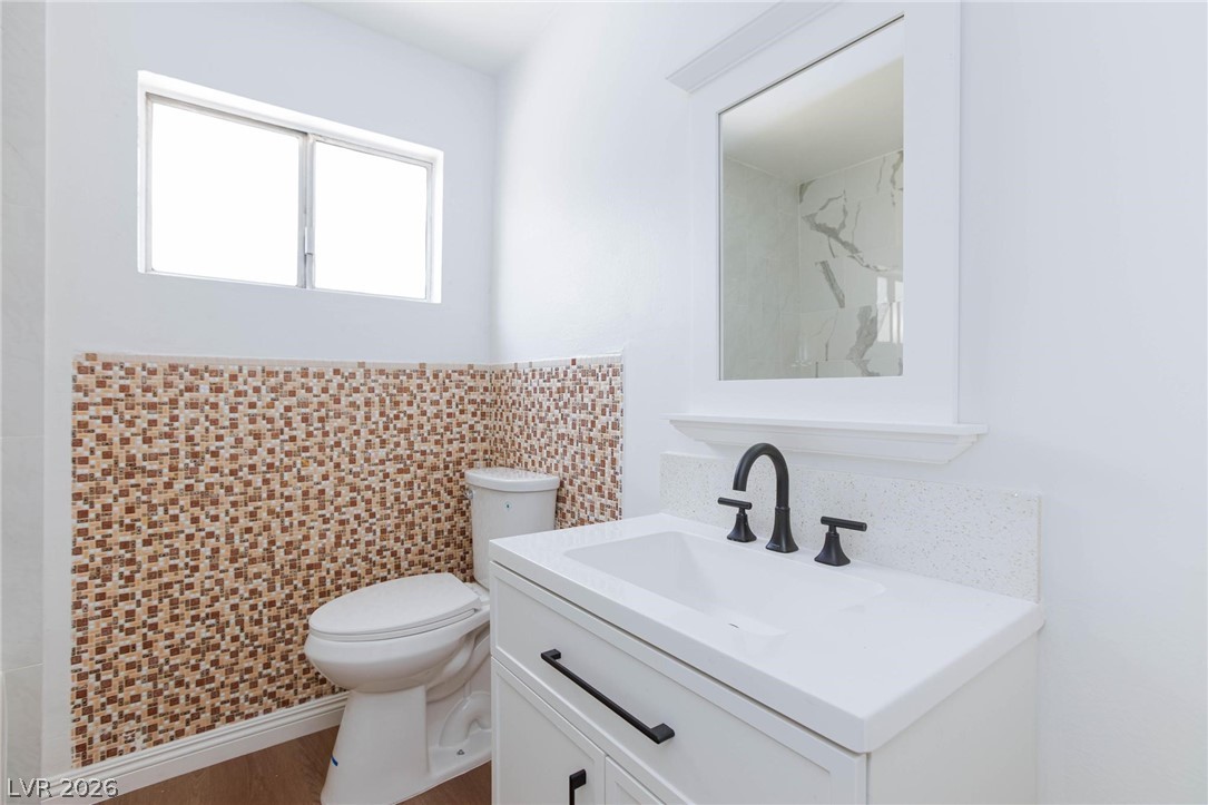 3821 1/2 Daisy Street 26 Property Photo 10