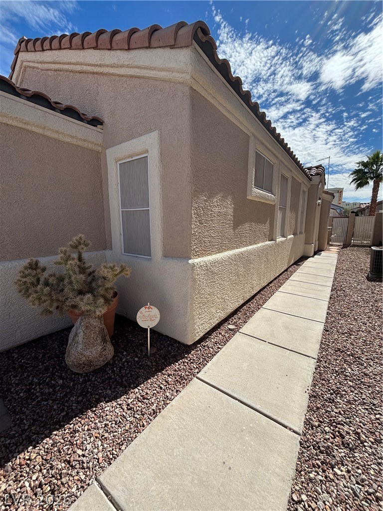 2661 Hillgrass Road Property Photo 2