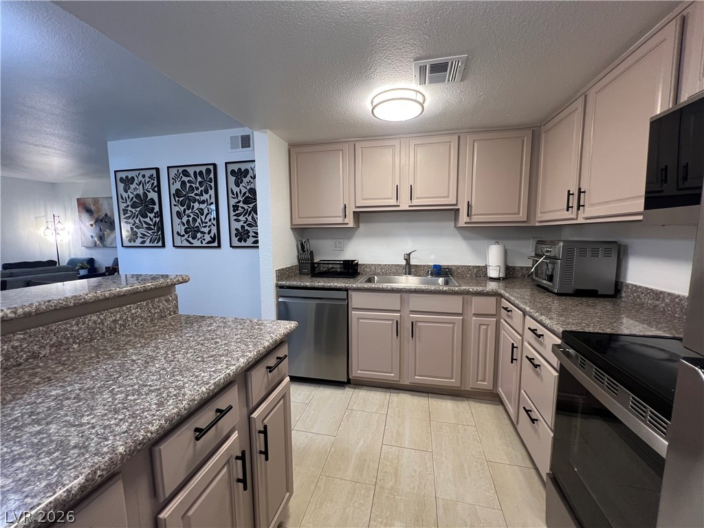 5404 River Glen Drive 353 Property Photo 6