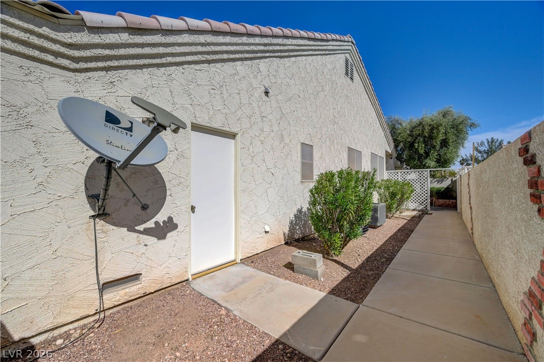 3248 Cambridgeshire Street Property Photo 73