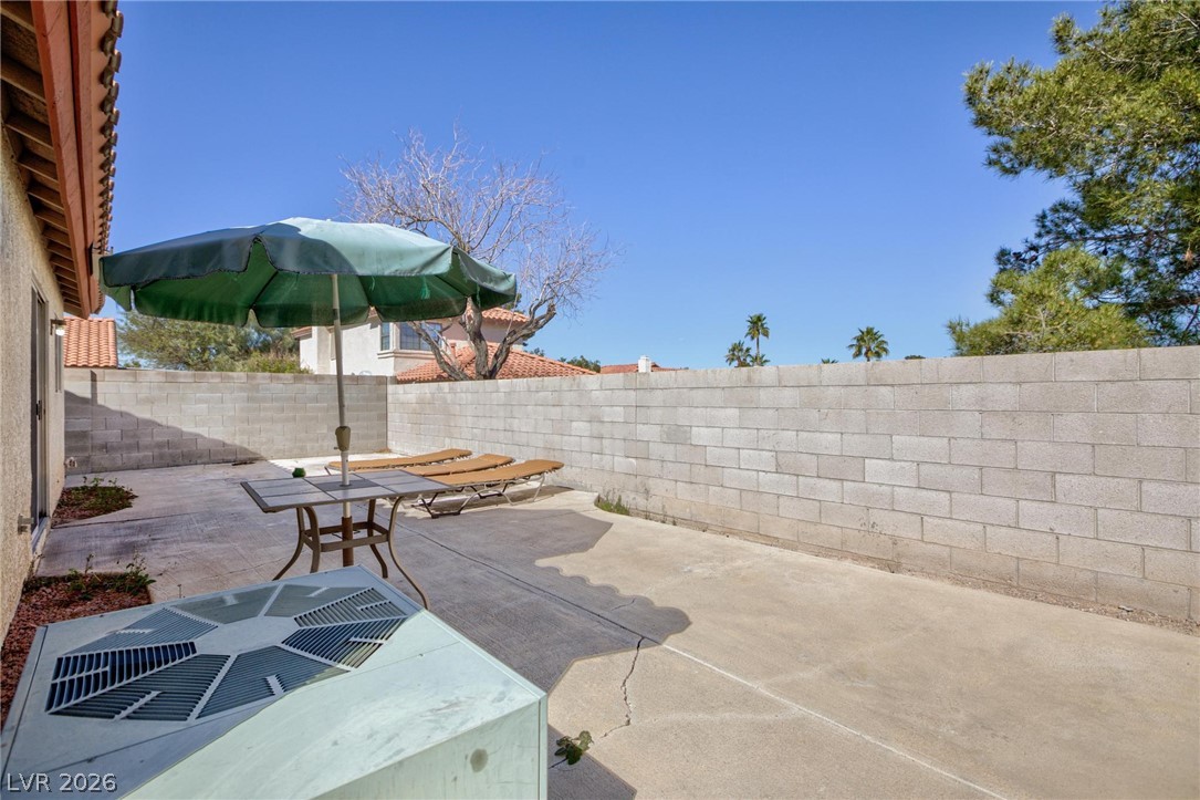 2546 Wolverton Avenue Property Photo 4