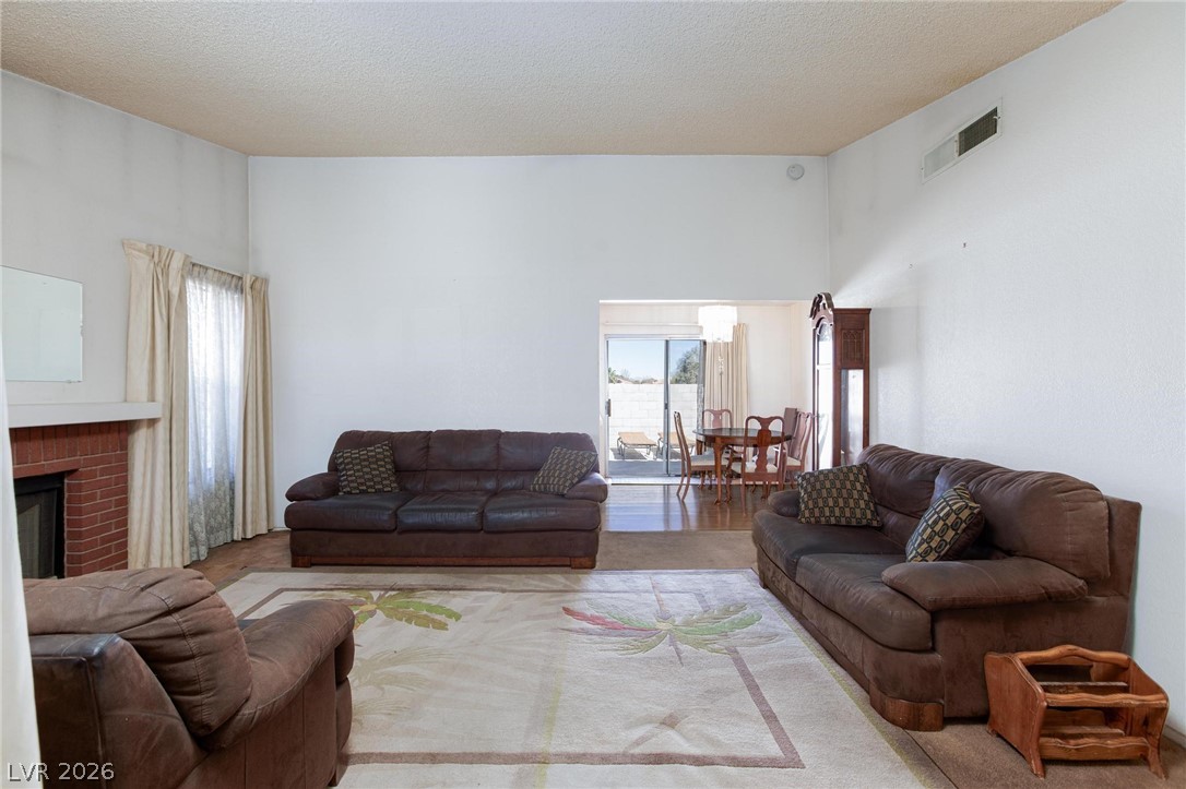 2546 Wolverton Avenue Property Photo 7
