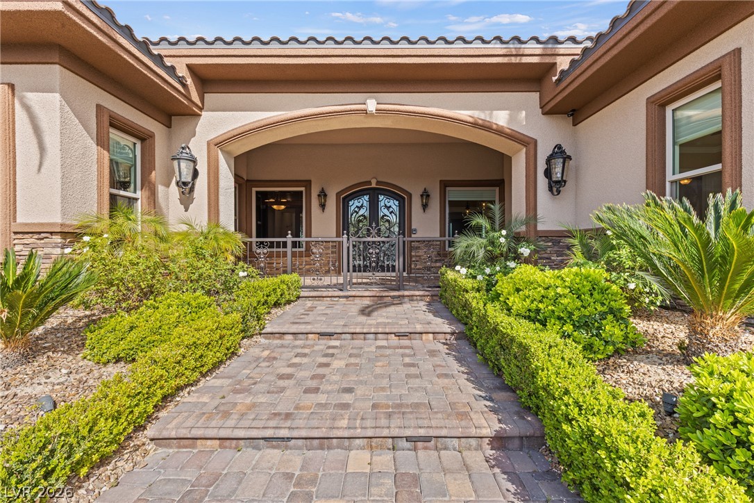 8574 Verde Park Circle Property Photo 4