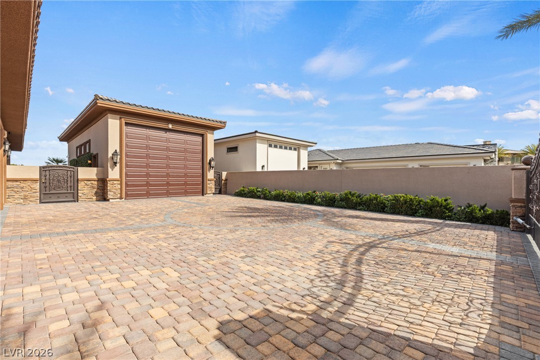 8574 Verde Park Circle Property Photo 6