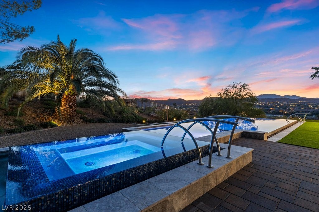 1 Costa Del Sol Court Property Photo 5