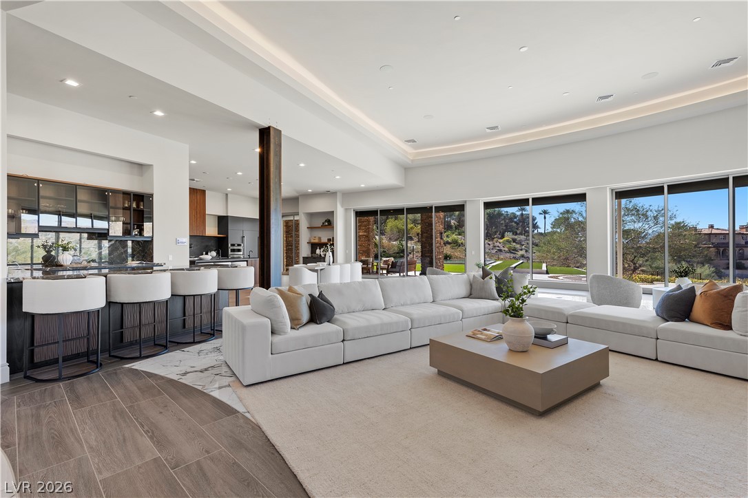 1 Costa Del Sol Court Property Photo 13