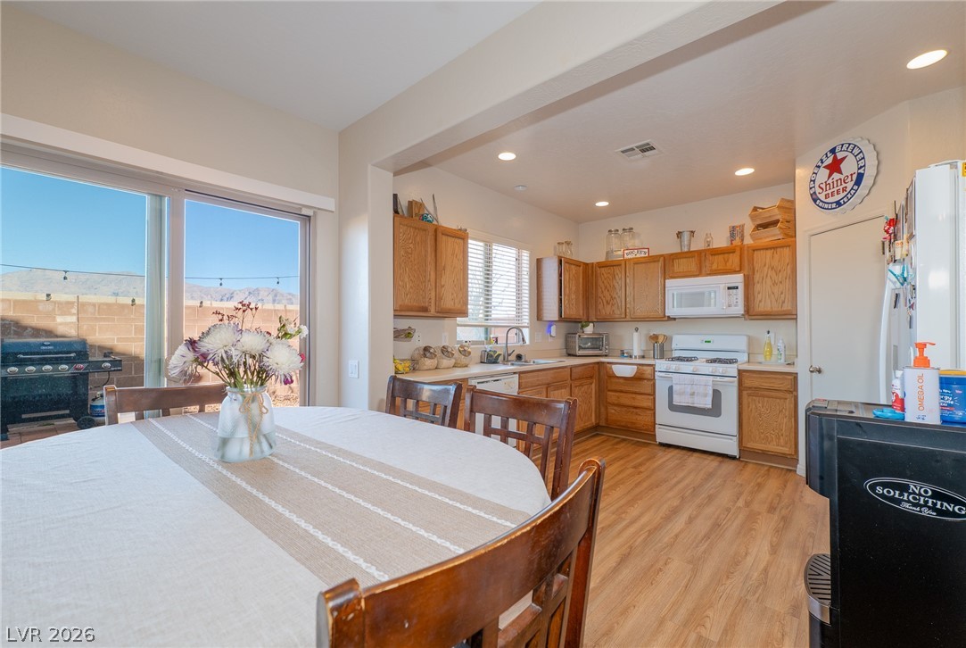 4464 Penguin Avenue Property Photo 5