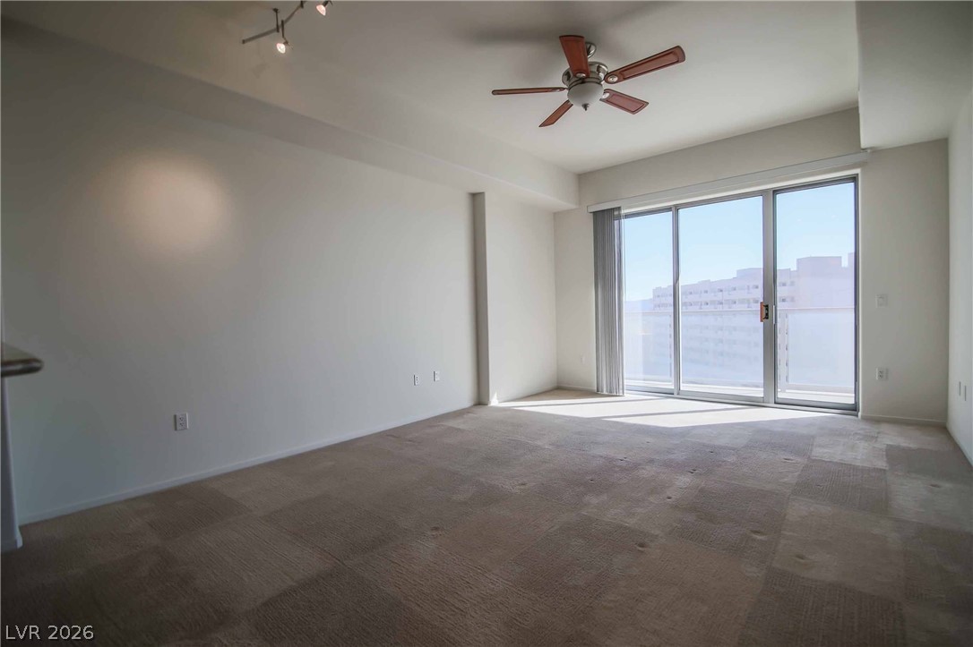 8255 Las Vegas Boulevard 819 Property Photo 3